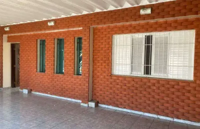 Sobrado com 236 m² 2 dormitorios sendo 1 suite e com edicula