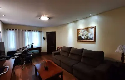 Sobrado 175 m² 3 domitorios 4 vagas estuda permuta menor valor no litoral