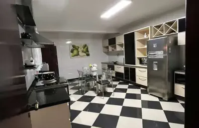 Sobrado 243 m² 3 dormitorios sendo 2 suites 3 vagas de garagens