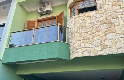 Sobrado com 195 m² com 3 domritorios estuda permuta menor valor