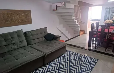 Sobrado com 93m² 3 dormitorios sendo 1 suite e 1 vaga de garagem