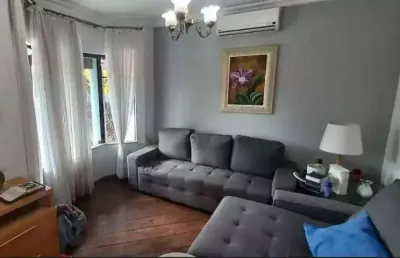 Casa no parque dos pássaros 4 dormitorios  e vagas para 7 carros