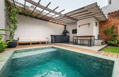 Sobrado 250 m² 4 dormitotios 3 suites e  3 vagas de garagens