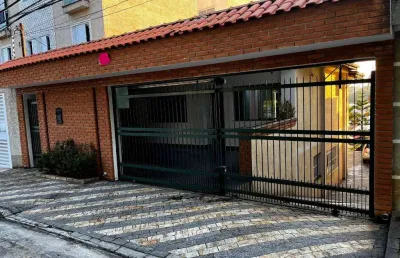 Sobrado com 205m² de área útil em 300m² de terreno 4 dormitórios .