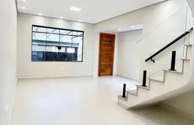 Sobrado de 155 m² 3 dormitórios sendo 3 suítes e 2  vagas de garagens