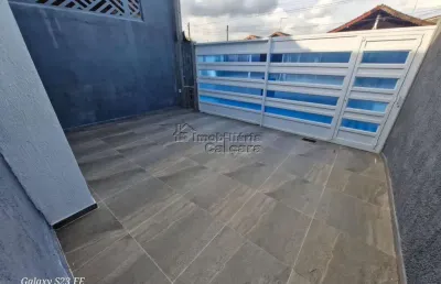 Casa para venda em praia grande, caiçara, 2 dormitórios, 2 suítes, 3 banheiros, 2 vagas