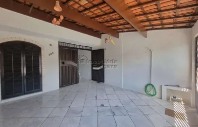 Casa com 02 dormitórios á venda no jardim imperador, á 200 metros da praia!!