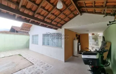 Casa com piscina no jardim real, á 400 metros da praia, com 02 dormitórios!!