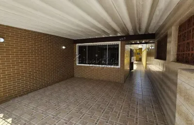 Casa no centro do caiçara com 02 dormitórios, á 300 metros da praia!!!