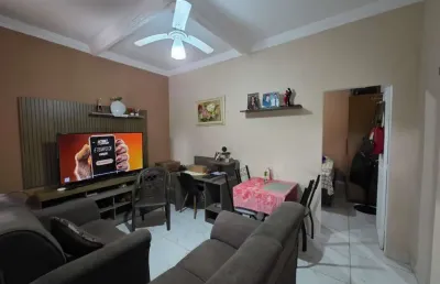 Oportunidade no jardim real, casa com 01 dormitório á 300 metros da praia!!!