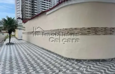 Casa com piscina no caiçara, á 100 metros da praia!!!
