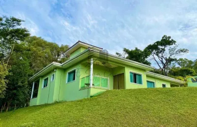 Casa em condomínio de alto padrão no condomínio nossa fazenda