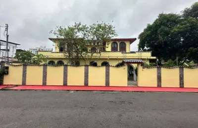 Casa com 10 quartos, 5 suítes, 8 vagas, energia solar, bairro parque 10, localização top, manaus - a