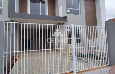 Sobrado com 3 quartos, sendo 1 suíte, no jardim carvalho