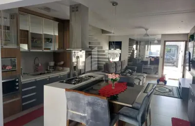 Casa com 3 quartos à venda na Rua João Ravache, Santo Antônio, Joinville