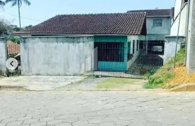 Casa com 3 quartos à venda na Rua Emílio Stock, Guanabara, Joinville