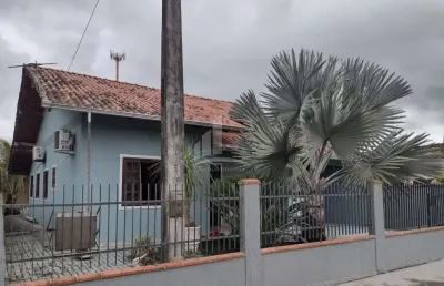Casa com 3 quartos à venda na Rua Pitaguaras, Morro do Meio, Joinville