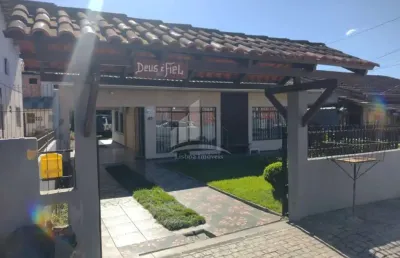 Casa com 3 quartos à venda na Rua Guanabara, Guanabara, Joinville
