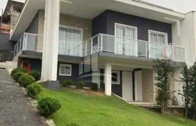 Casa no bairro iririú! aceita permuta por apartamento de menor valor!