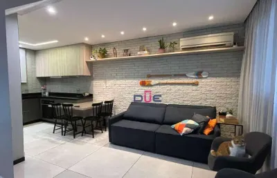 Lindo sobrado triplex com 2 suites, 4 banheiros, espaço goumert com churrasqueira, garagem box , piscina e salão de festas.