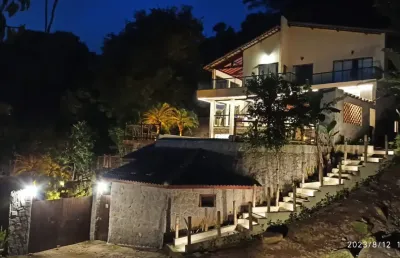 Vendo linda casa duplex em vargem grande rj,com vista deslumbrante