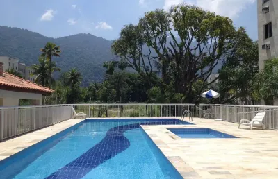 Apartamento com 2 quartos para alugar na Estrada dos Bandeirantes, Vargem Pequena, Rio de Janeiro
