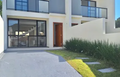 Excelente sobrado com 2 suítes no bairro forquilhas!