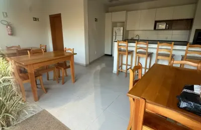 Casa estilo sobrado com 2  quartos, bairro hípica, uma vaga de garagem