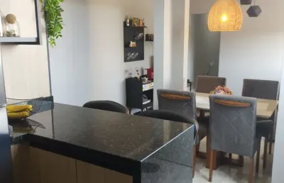 Apartamento  2 quartos, com sacada, churrasqueira, armarios