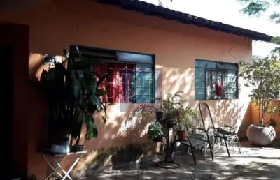 Casa com 4 quartos à venda na Rua Alberto Liutti, 249, Cafezal, Londrina
