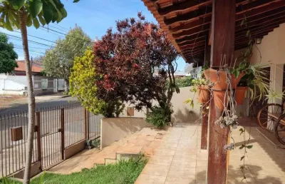 Casa com 4 quartos à venda na Rua Emílio de Menezes, 277, Jardim Shangri la, Londrina
