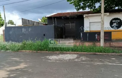 Casa com 3 quartos à venda na Rua Chavantes, 468, Vila Goes, Londrina