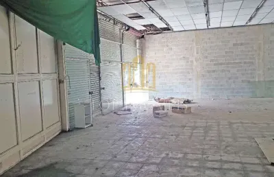Ponto comercial, loja / galpao. esquina de intenso trafego no centro.