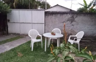 Casa com 2 quartos para alugar na Rua Tarumã, 85, Rio da Onça, Matinhos