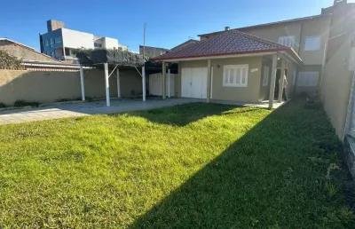 Casa com 5 dormitórios a 1 quadra do mar no bairro centro em cidreira
