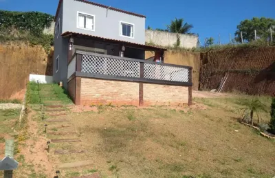 Casa duplex dentro de condomínio fechado à venda em meaípe - guarapari es