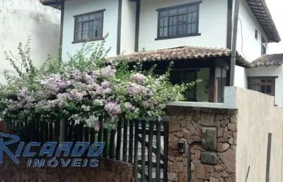 Casa duplex à venda com 5 quartos na praia do ribeiro em vila velha-es.