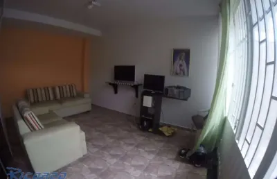 Casa triplex 4 quartos á venda no bairro são judas em guarapari-es.