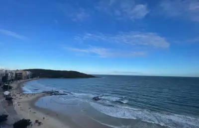 Cobertrura altíssimo padrão à venda de frente para o mar da praia do morro, guarapari - es, lazer privativo com piscina, espaço gourmet.