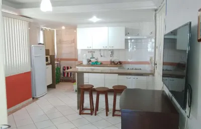 Apartamento à venda na praia do morro em guarapari-es: 1 quarto, 1 sala, 2 banheiros, 1 vaga de garagem!