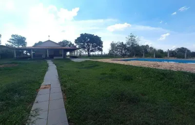 Chácara em tatuí (5.200 m²), 3 casas, piscina (troco por casa em navegantes-sc).