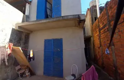 Casa em tatuí, são cristóvão (2 quartos, 2 salas, 2 banheiros).
