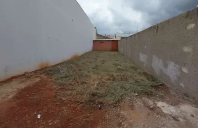 Lote em tatuí, jardim planalto, 6 x 27 m, murado, plano.