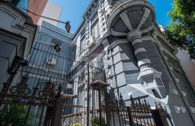 Prédio à venda na Rua Andrade Pertence, 11, Catete, Rio de Janeiro