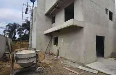 Sobrado triplex em condomínio fechado à venda no alto boqueirão com 97m² privativos + 23m² de terraço, 03 dormitórios (1 suíte com sacada e espaço clo