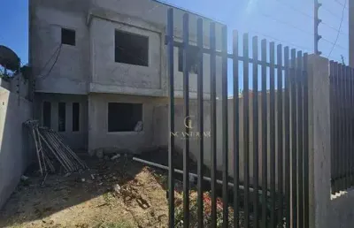 Sobrado duplex de frente para a rua à venda no sítio cercado com 3 dormitórios, 2 vagas, 81m², por r$ 430.000,00.   enquadra-se no programa mcmv