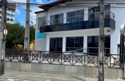 Vende excelente ponto comercial  esquina  com ótima estalações .