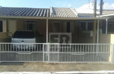 Casa 2 dormitórios com vaga de garagem em condomínio fechado á venda no bairro bela vista em alvorada rs.