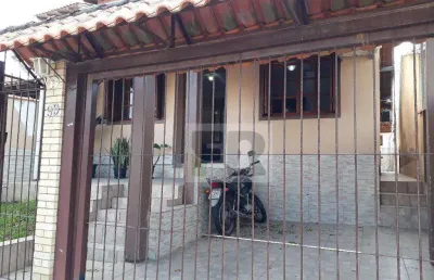 Casa com 2 quartos à venda na Rua Águias, Porto Verde, Alvorada