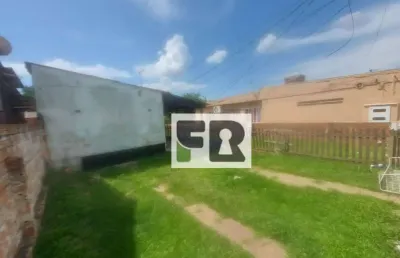 Excelente casa de 2 dorm., c/ com vagas de garagem, sumaré, alvorada/rs, 50m² privativos e 363m² do terreno.